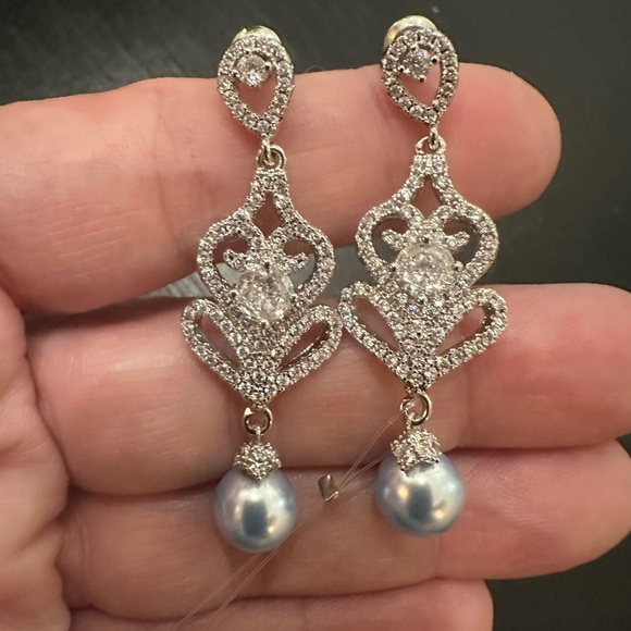 Blue pearl bracelet and earrings - Picture 7 of 16